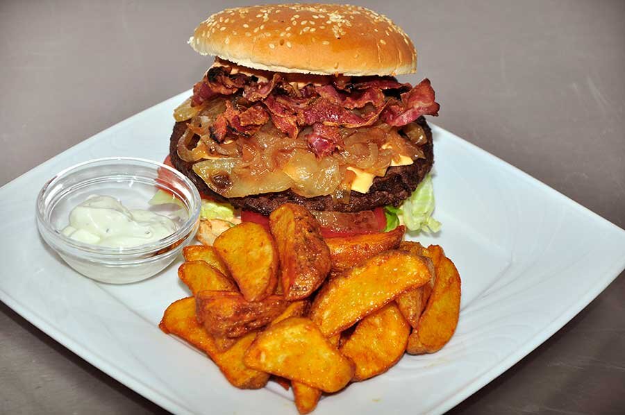 Burger in unserem Berg-Café burger, roringen,